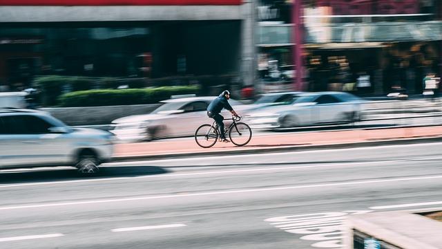 Značka cyklisto⁢ sesedni z kola: ​Kdy a proč?