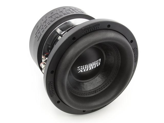 Subwoofer a jeho umístění v interiéru