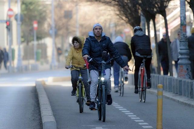 Zkušenosti a tipy od ostatních cyklistů a jejich nabíjecí strategie