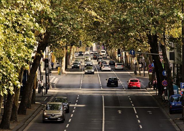 Co dělá vláda v oblasti elektrických aut: Nové iniciativy a plány