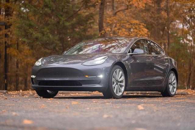 Financování a leasing: nejlepší nabídky pro Tesla Model 3