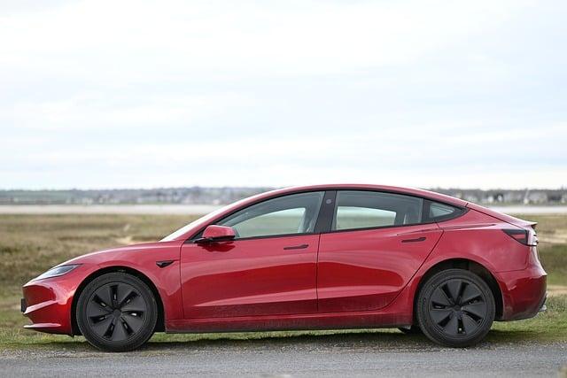 Kde koupit Teslu 3? Nejlepší místa pro nákup Tesla Model 3