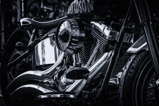 Porovnání s konkurencí: Kde stojí Harley 1800W na trhu elektrokoloběžek