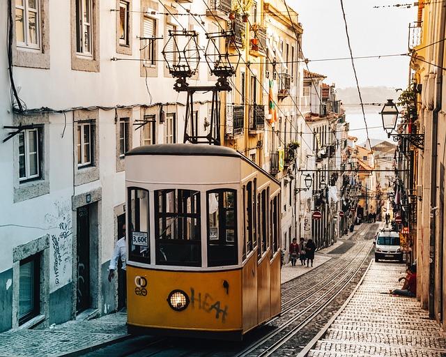 Důležitost dodržování signálů a značek spojených s tramvajemi