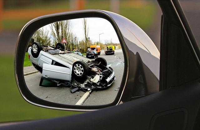 Co dělat při nehodě: Jak správně zvládnout situaci