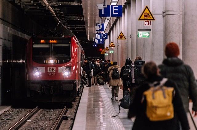 Zkušenosti cestovatelů: Praktické rady a triky pro pohodlnou jízdu